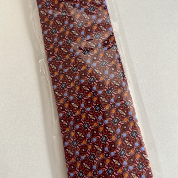 BVLGARI red silk tie - Picture 3 of 8